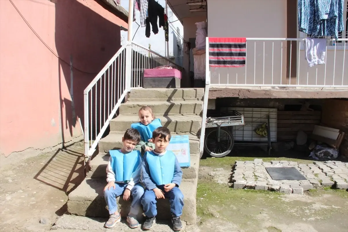 Cizre'de Ramazan İhtiyacını Karşılayan 21 Yardım Kolisi