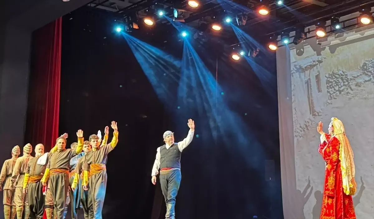 İstanbul’da Çanakkale Zaferi, 98 Amatör Dansçının Sahnesinde Canlandı