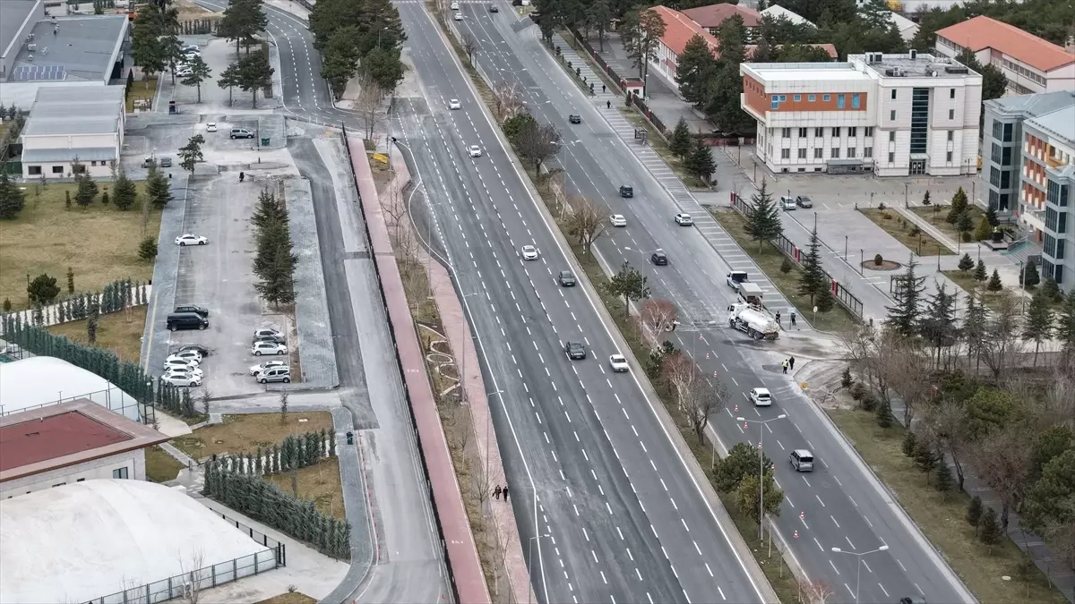 Kayseri Talas Bulvarı'nda 5 Şeritli Yol Açıldı