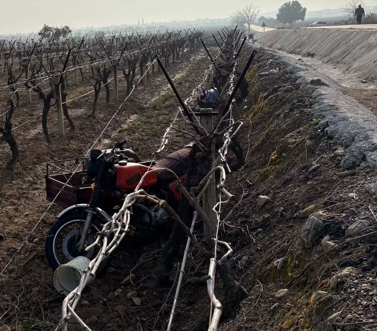 Manisa’da Sepetli Motosiklet Devrildi, 70 Yaşındaki Sürücü Hayatını Kaybetti