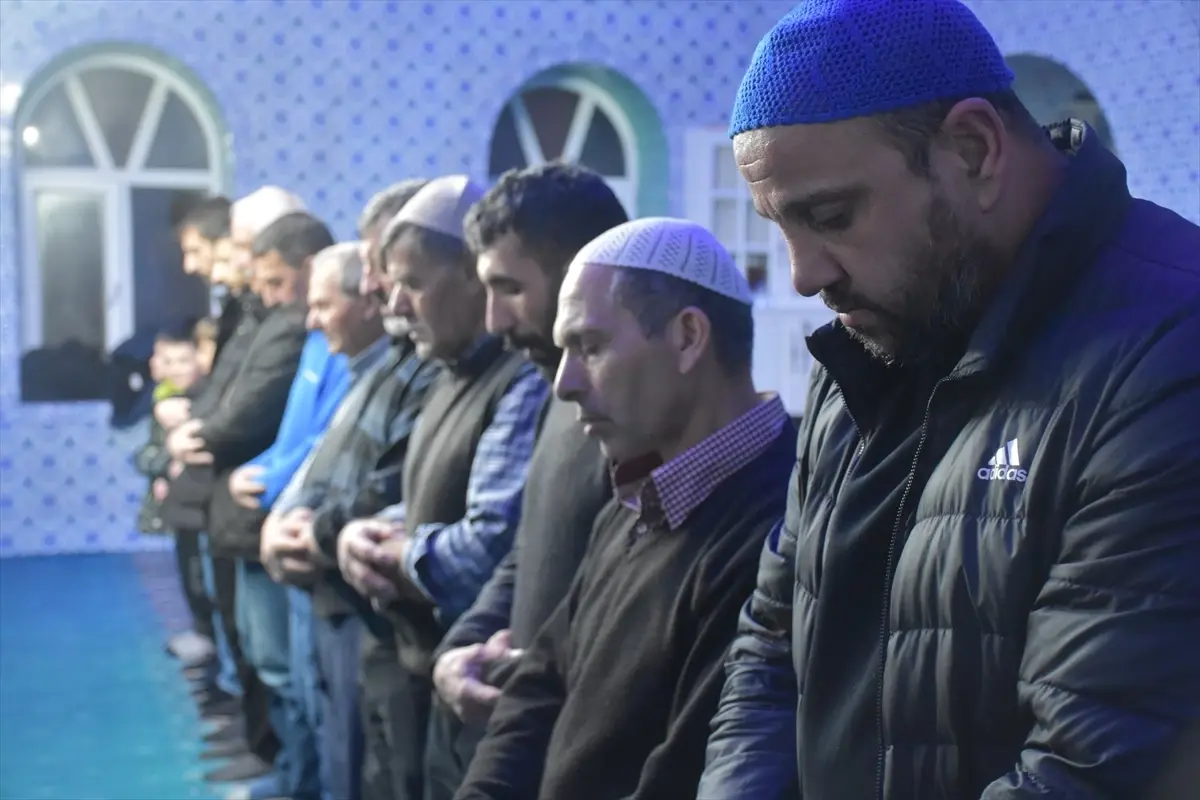 Karadeniz’in Dört Bir Yanında Kadir Gecesi Coşkusu Yaşandı