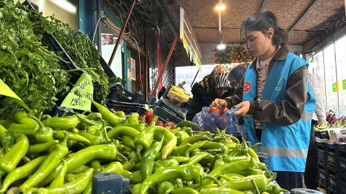 Elazığ’da Gençlerin İftar Misafirliği: Üniversiteli Öğrenciler Yaşlılarla Sofra Kurdu