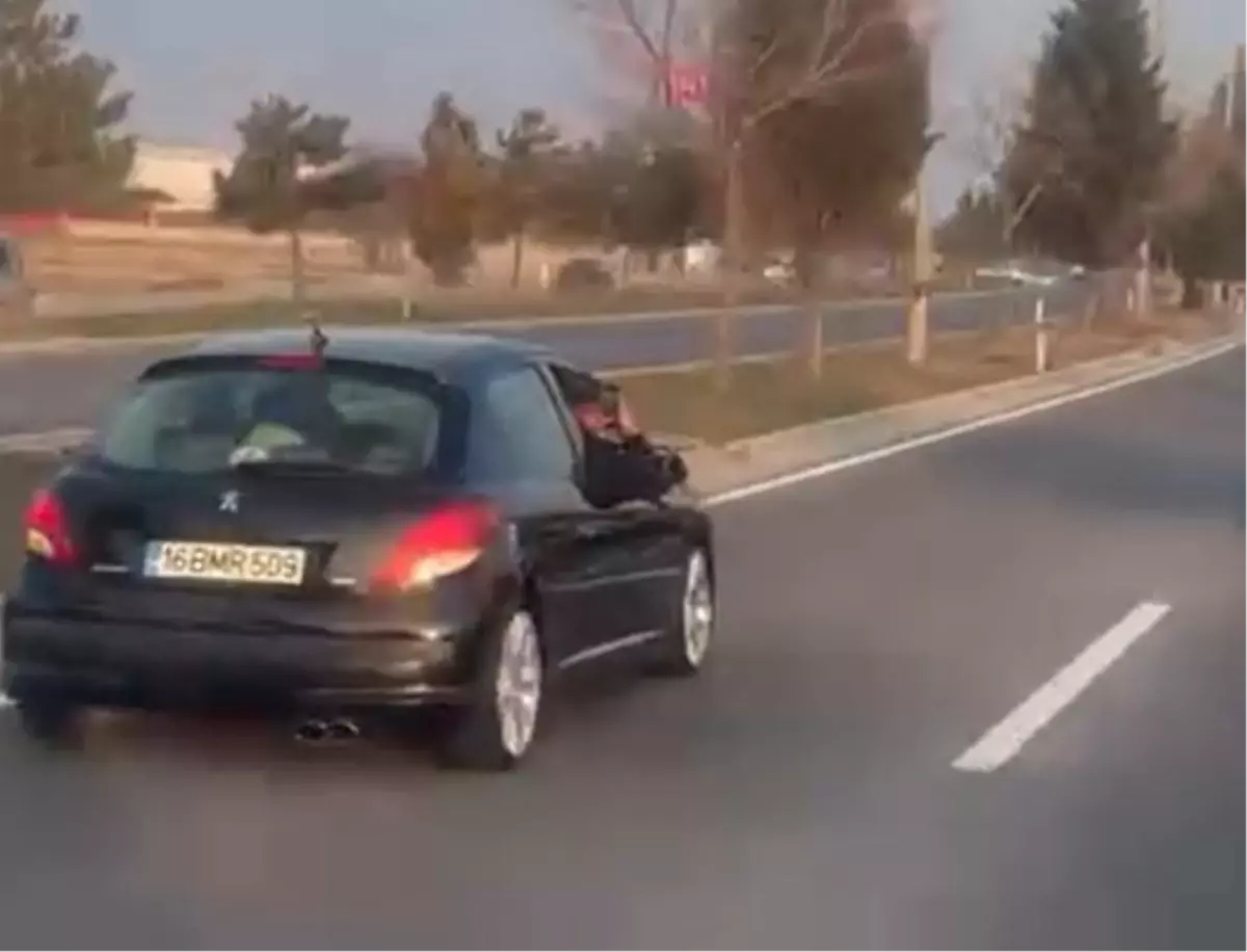 Kütahya’da İki Sürücüye Yolda Video Çekiminden 9 Bin TL Ceza Kesildi