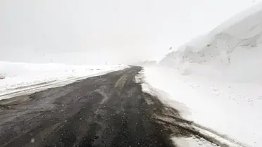 Yoğun kar nedeniyle kapalı yollar