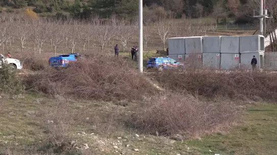 Kurtarma ekipleri gölette müdahale ediyor