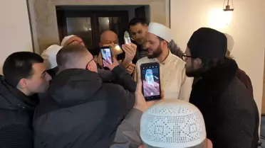 Sakal-ı Şerif'in camide sergilenişi