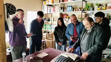 Öğrencilerin bakkalda ödeme anı