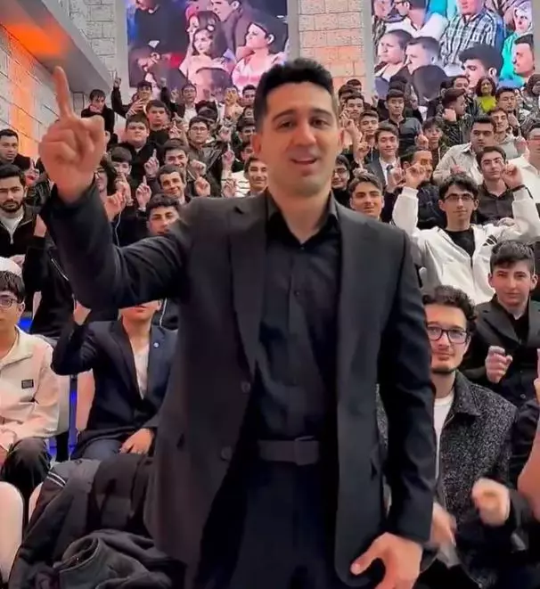 Akım videosundan bir kare