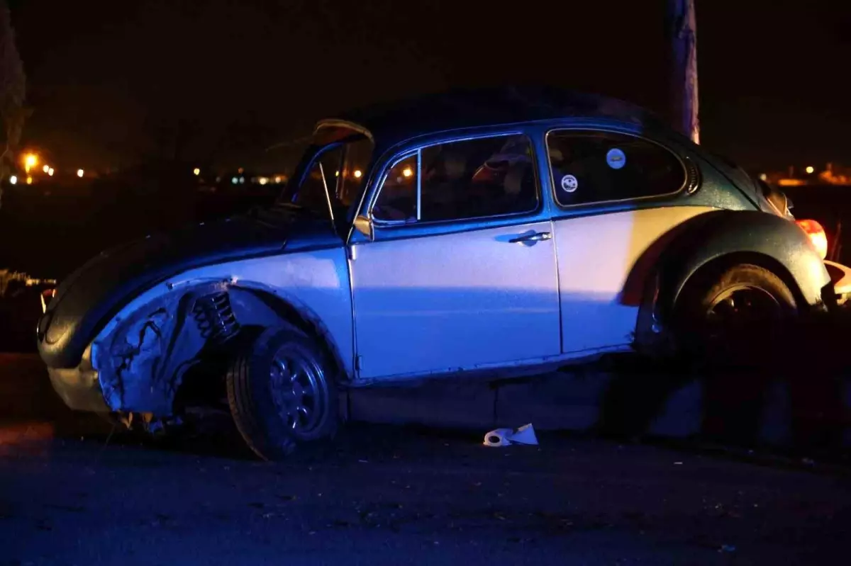 Konya’da Kontrolden Çıkan Araç Takla Atarak Refüje Çarptı: 3 Yaralı