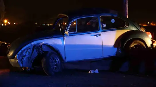 Takla atan otomobilin ana fotoğrafı