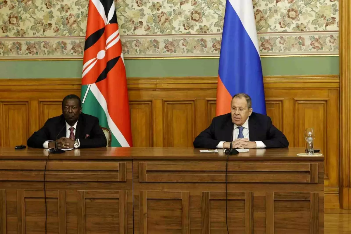 Lavrov: ABD ve İsrail'in İran'ı Hızla Fethetme Çabaları Başarısız Oldu