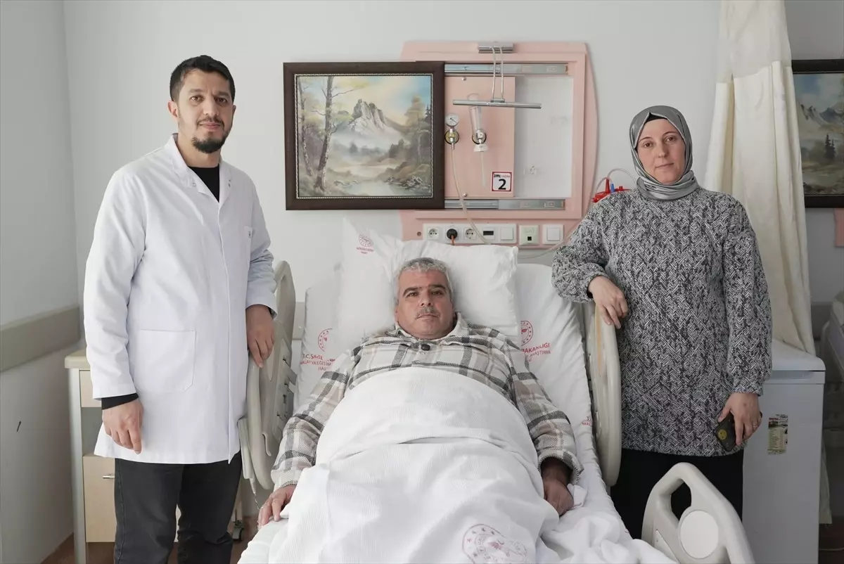 Malatya’da 20 cm’lik Böbrek Kitlesine Kapalı Ameliyatla Çözüm