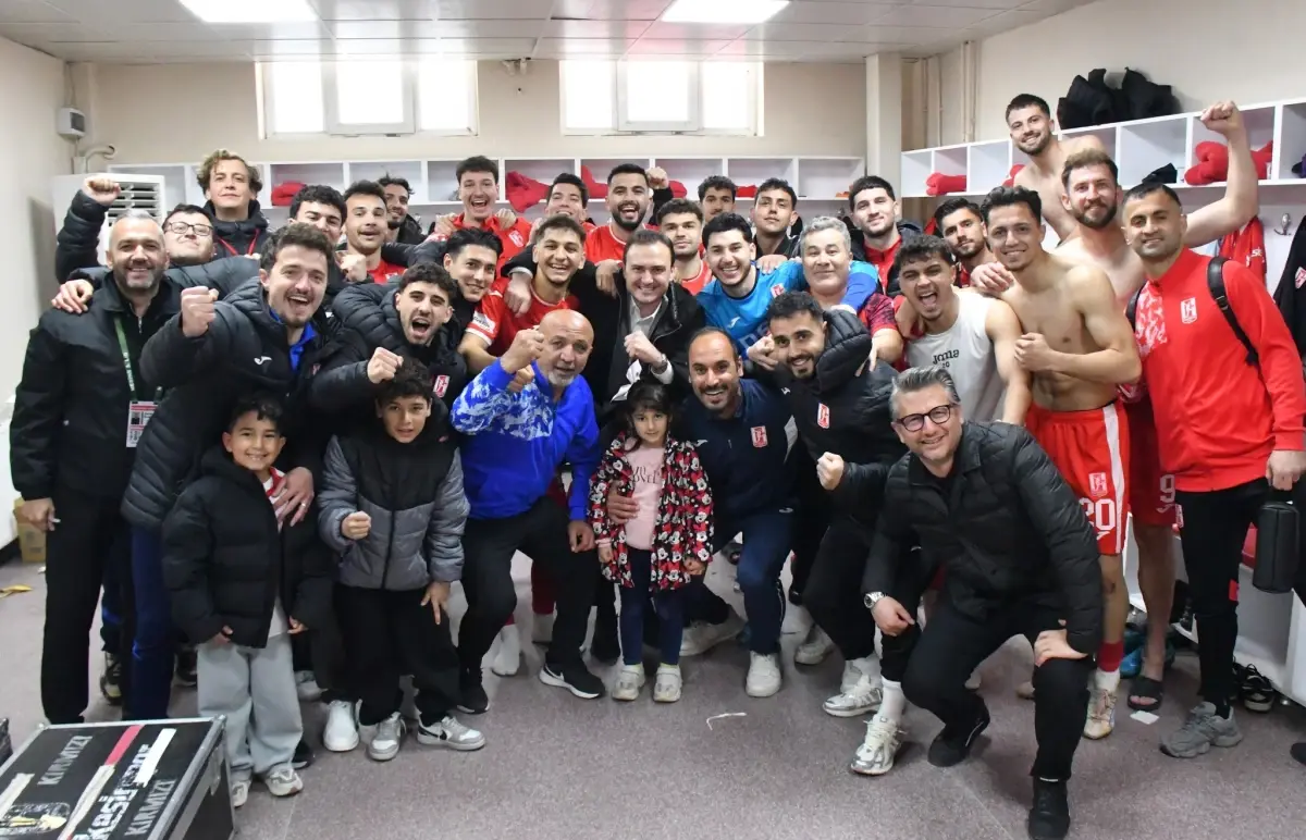 Balıkesirspor, Altay'ı 3-0'lık Farkla Geçerek Üçüncü Galibiyetini Aldı