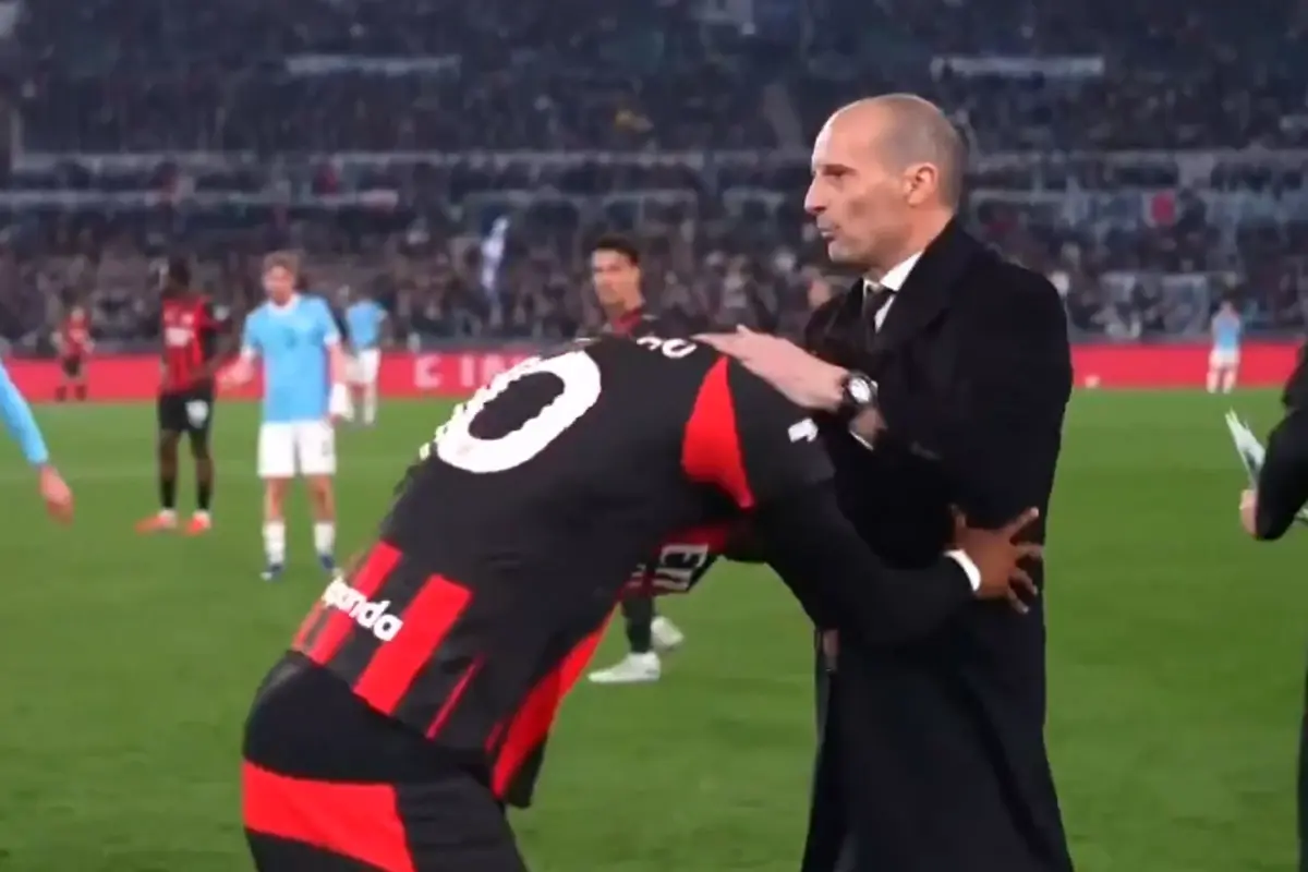 Milan-Lazio Maçında Leao'nun Kırmızı Kartı Sonrası Galatasaray Taraftarlarından Sert Tepkiler