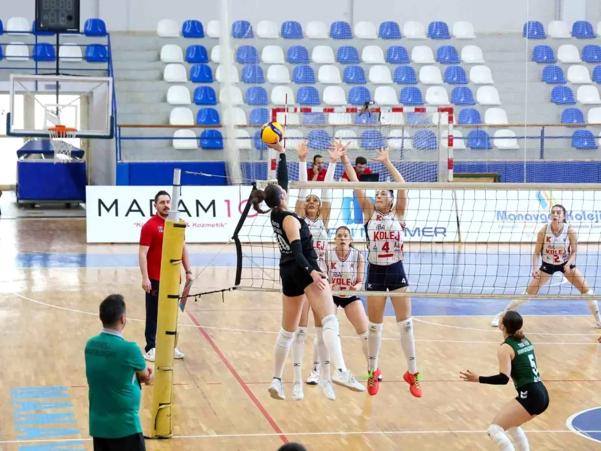 Manavgat Belediyespor Kadın Voleybol Takımı Taraftar Coşkusu ile Sezonu Noktaladı