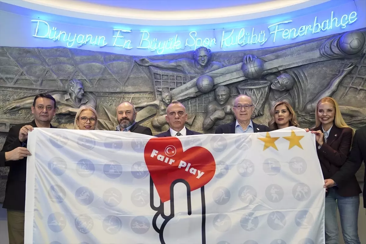 Fenerbahçe, TMOK'tan Fair Play Altın Şeref Bayrağı ile Ödüllendirildi