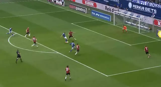 Fenerbahçe taraftarları Dzeko'yu alkışlıyor