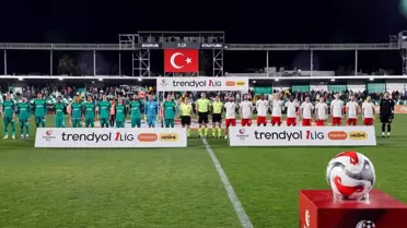 Maçın kritik anlarından bir fotoğraf