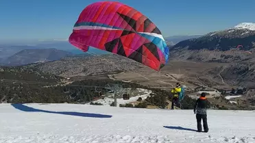 Yamaç paraşütü uçuşu Davraz’da