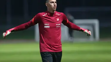 Berke Özer ve Fransız Model Gloria Dinov’un Sosyal Medya Bağlantıları Gündemde