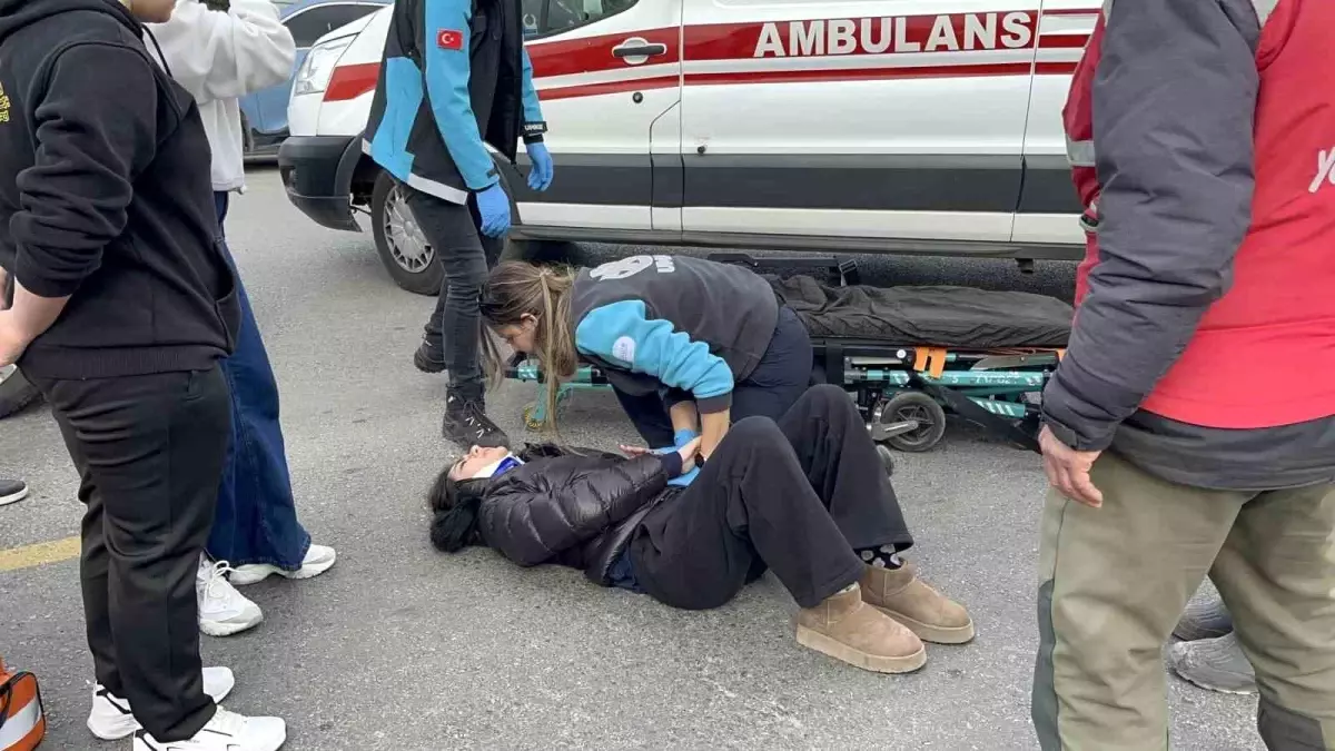 Menteşe'de Ard Ardına Gelen İki Motosiklet Kazası 3 Yaralıyı Hastaneye Kaptı