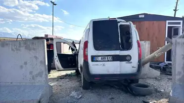 Niğde‑Kayseri Karayolunda Jandarma Bariyerine Çarpan Araçta Sürücü Hayatını Kaybetti