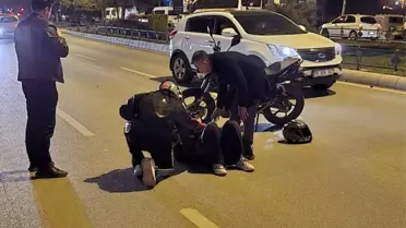 Motosikletin otomobile çarpması anı