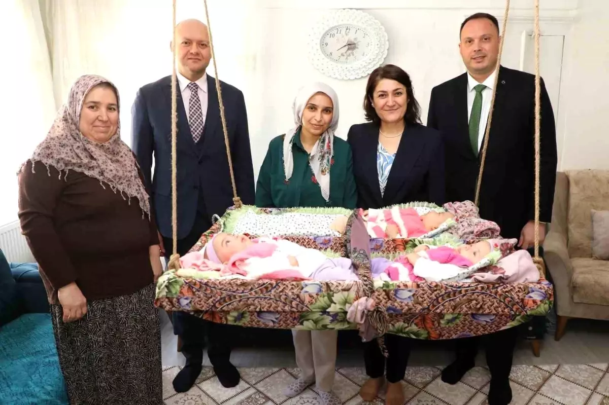 Afyonkarahisar’da Doğum Sonrası Ailelere Yönelik Bebek Destek Programı Başladı