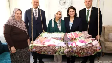 Bebek bakım kitleri dağıtımı