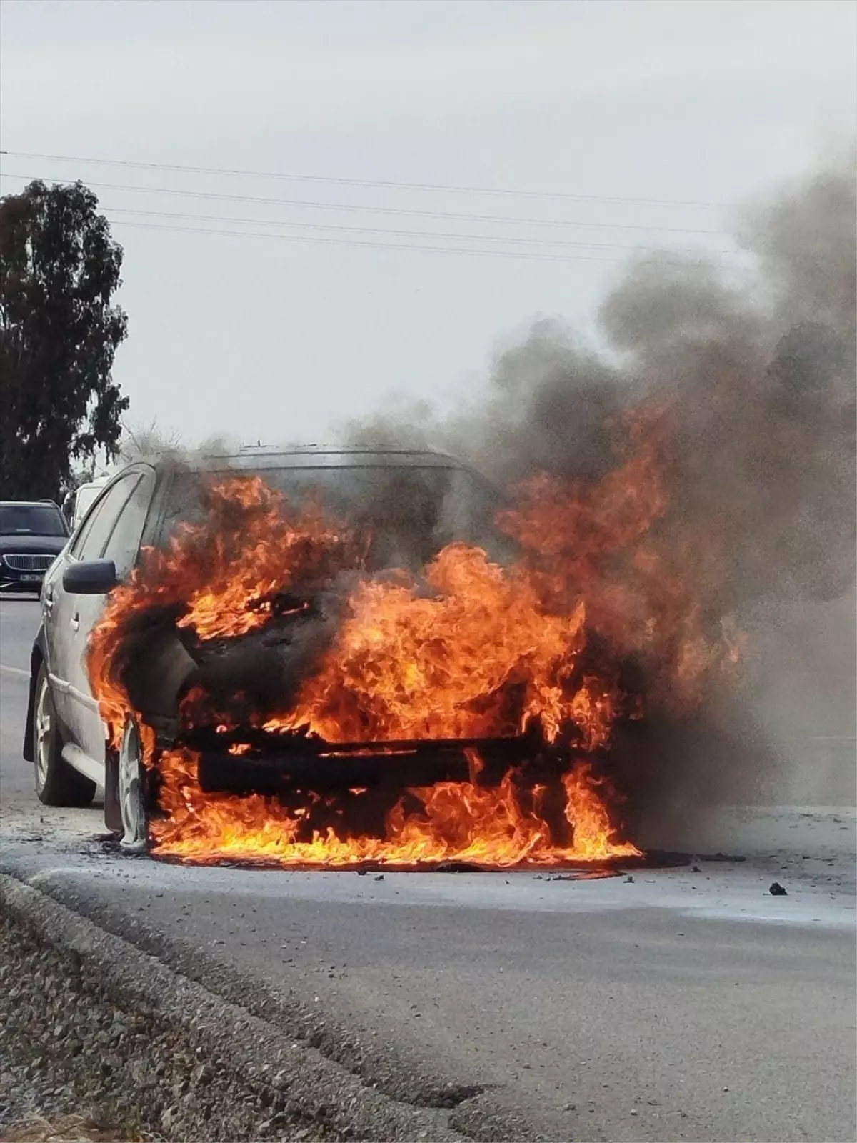 Manavgat'ta Seyir Halindeki Otomobilde Çıkan Yangın Hızla Kontrol Altına Alındı