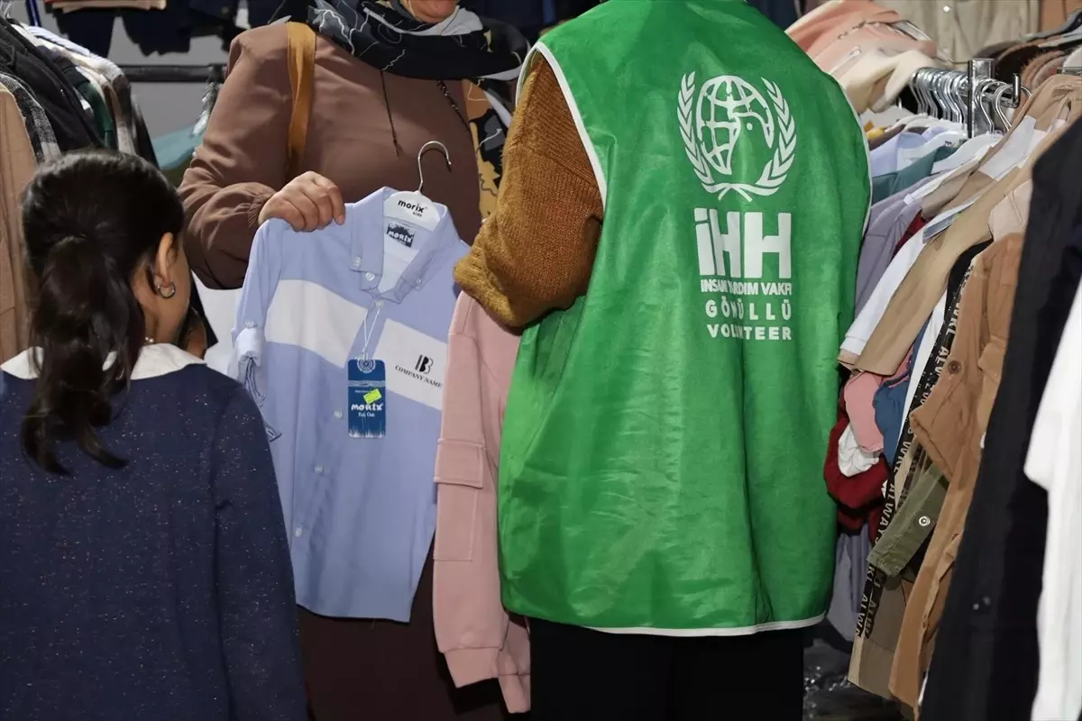 İHH'den Güroymak'ta Bayram Öncesi Çocuklara Kıyafet Bağışı