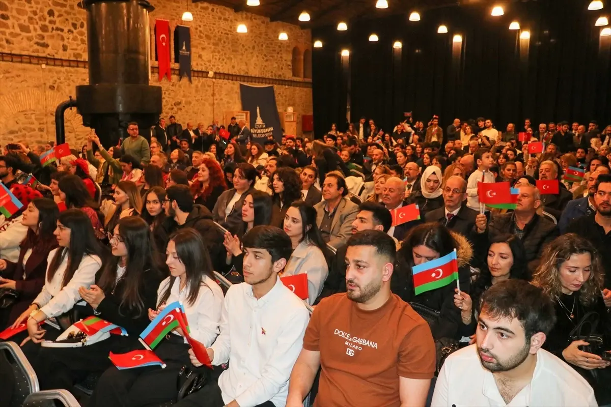 İzmir'de Nevruz Coşkusu: Azerbaycanlı Topluluğun Renkli Kutlaması