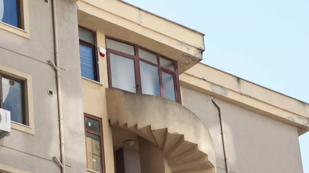 Kadıköy'de 70 Yaşındaki Kadın Duman Zehirlenmesi Nedeniyle Hastaneye Kaldırıldı