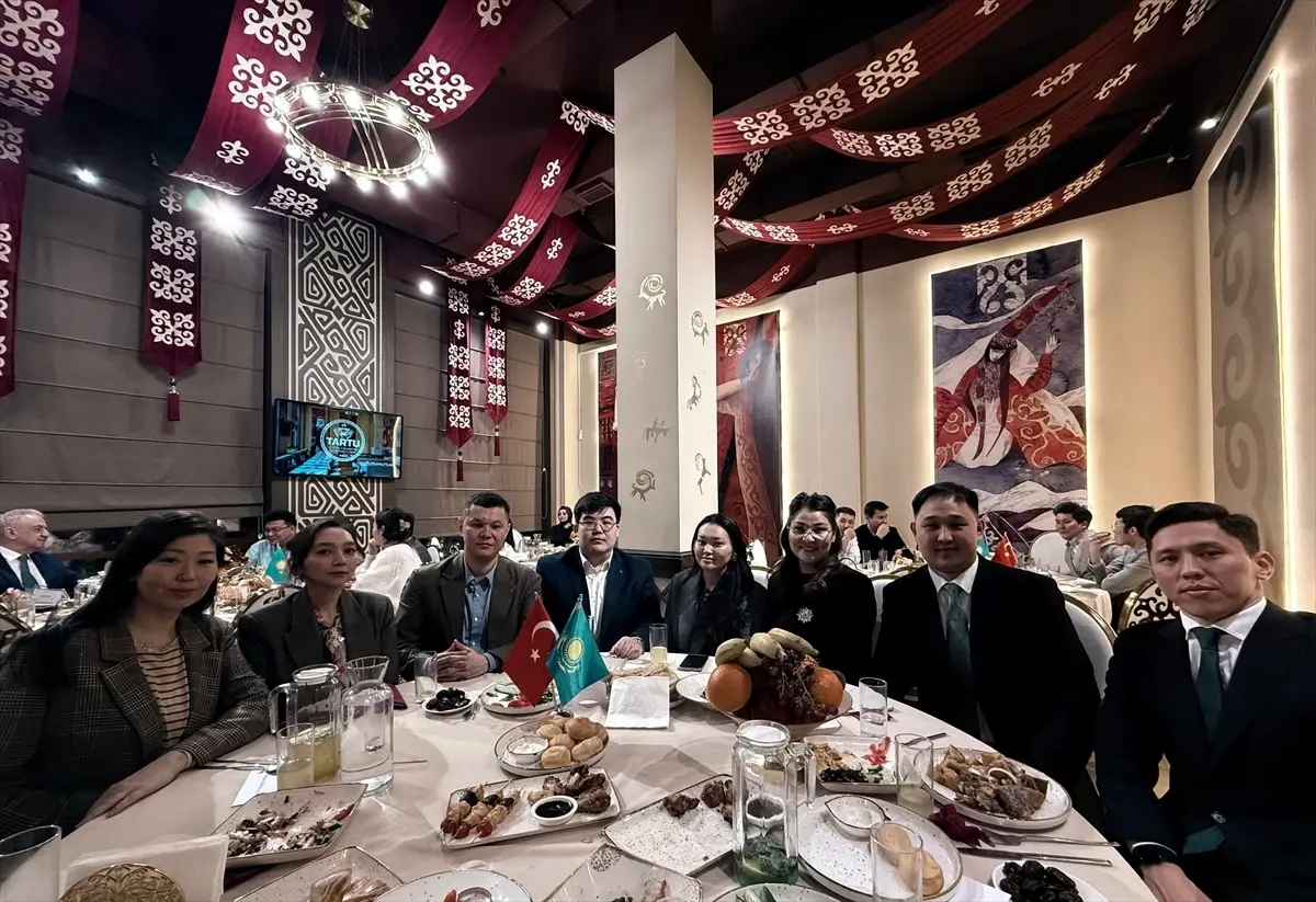 Astana’da Türk Mezunları Ramazan Sofrasında Buluştu