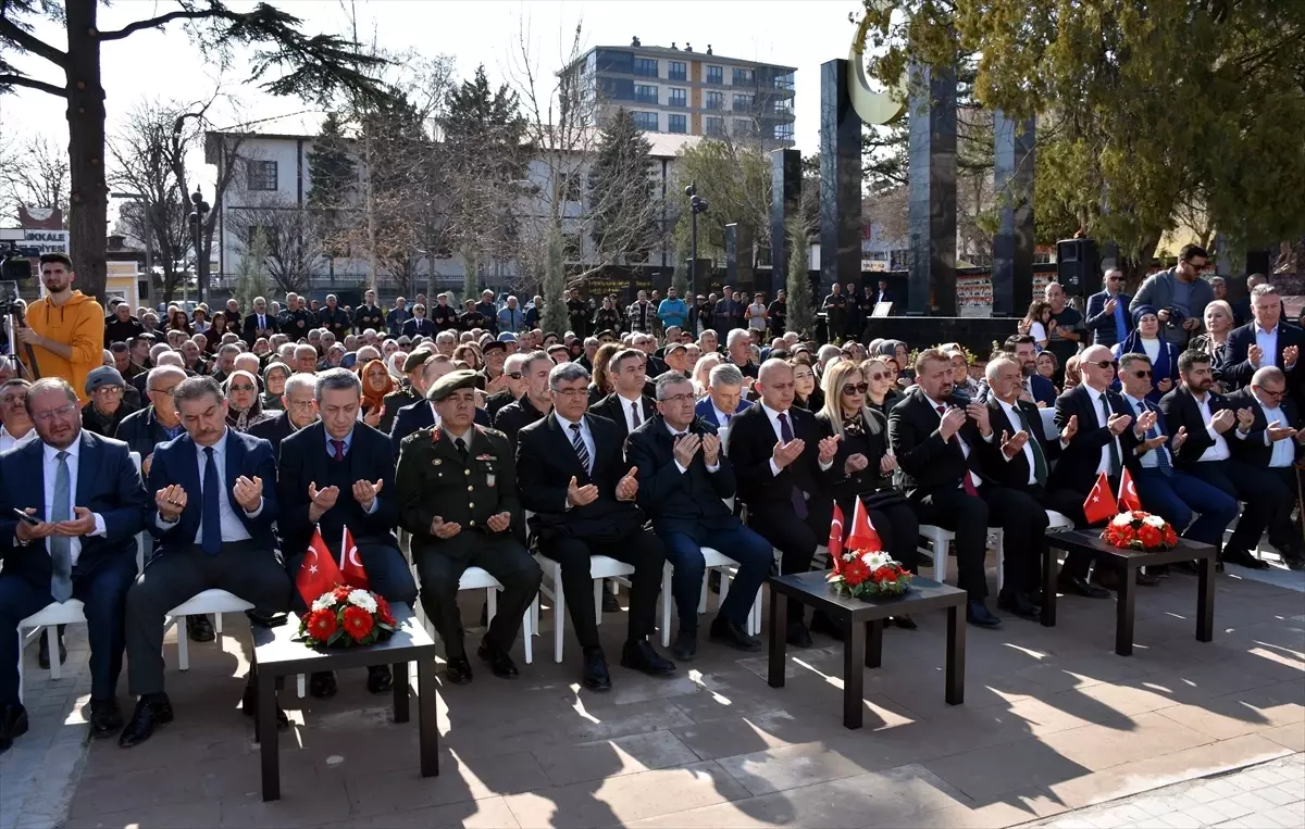 Kırıkkale'de Şehitler Anıtı Açıldı: Belediye Yetkilileri ve Vatandaşlar Bir Arada