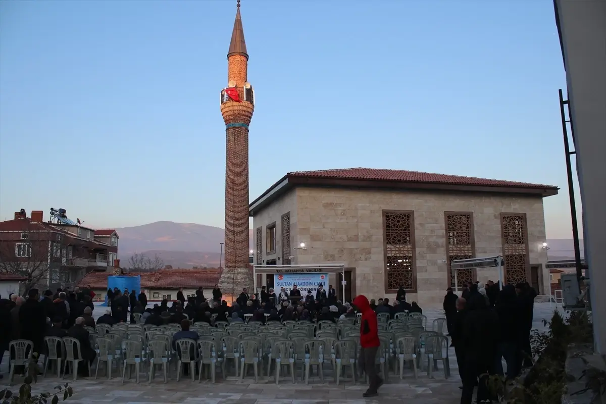 Kütahya Domaniç’te Yeniden İnşa Edilen Sultan Alaaddin Camisi Açıldı