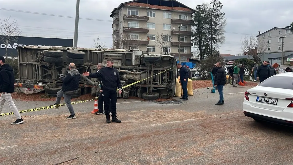 Samsun Çarşamba’da Ambulans ve Kamyon Çarpışması: 1 Ölü, 3 Yaralı
