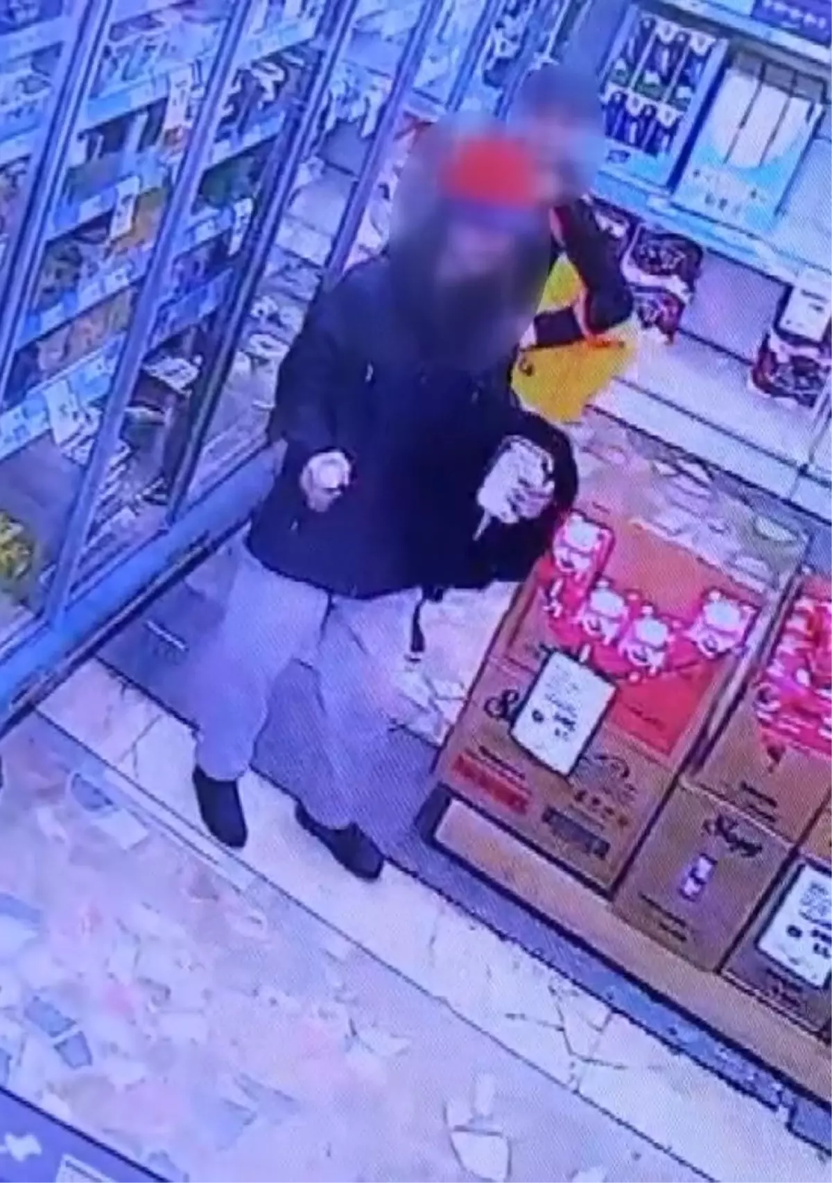 Sultangazi Marketinde Çocukların Dikkat Dağıtma Taktikleriyle Tereyağı Hırsızlığı