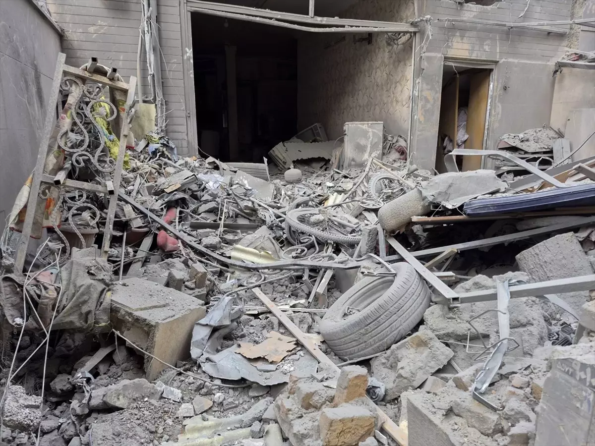 Tahran’da ABD-İsrail Hava Saldırısı: 5 Ölü, 10 Bina Hasar Gördü