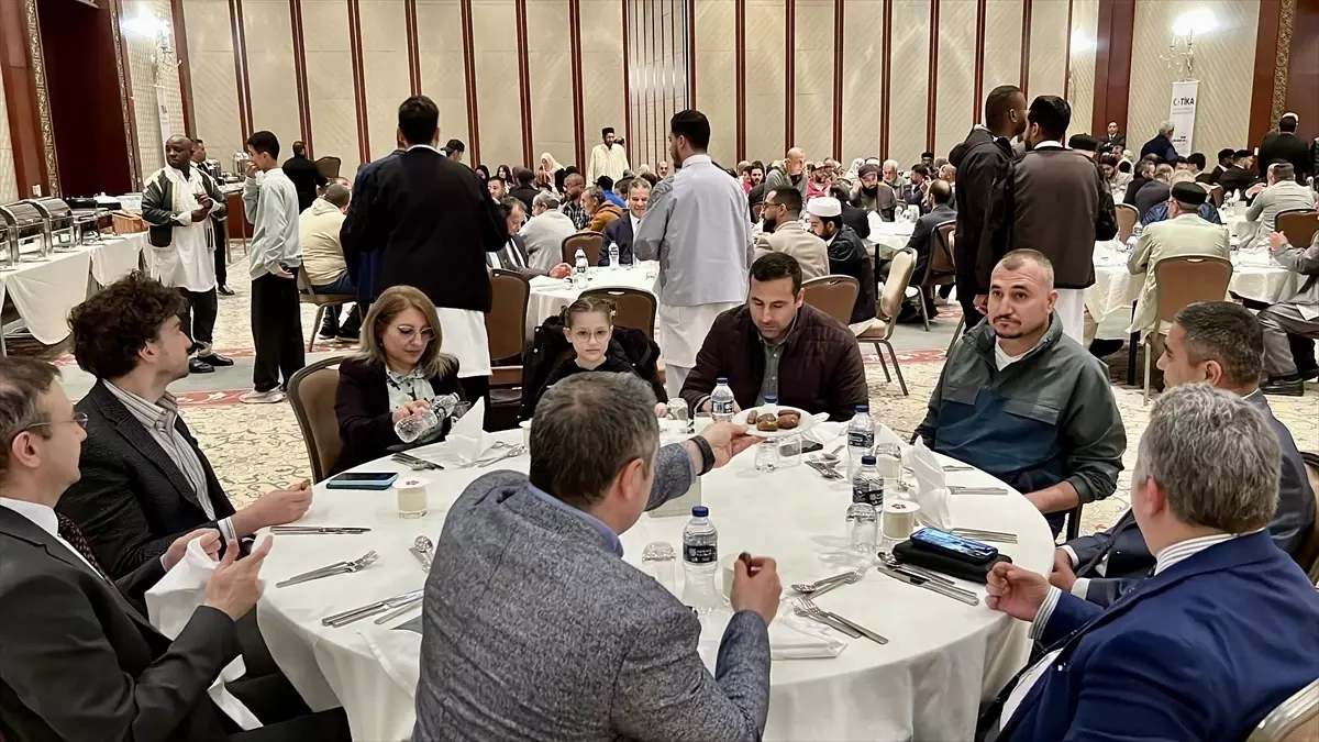 TİKA, Libya’da İftar Sofrasını Genişletirken Vietnam’da Gıda Yardımı Dağıttı