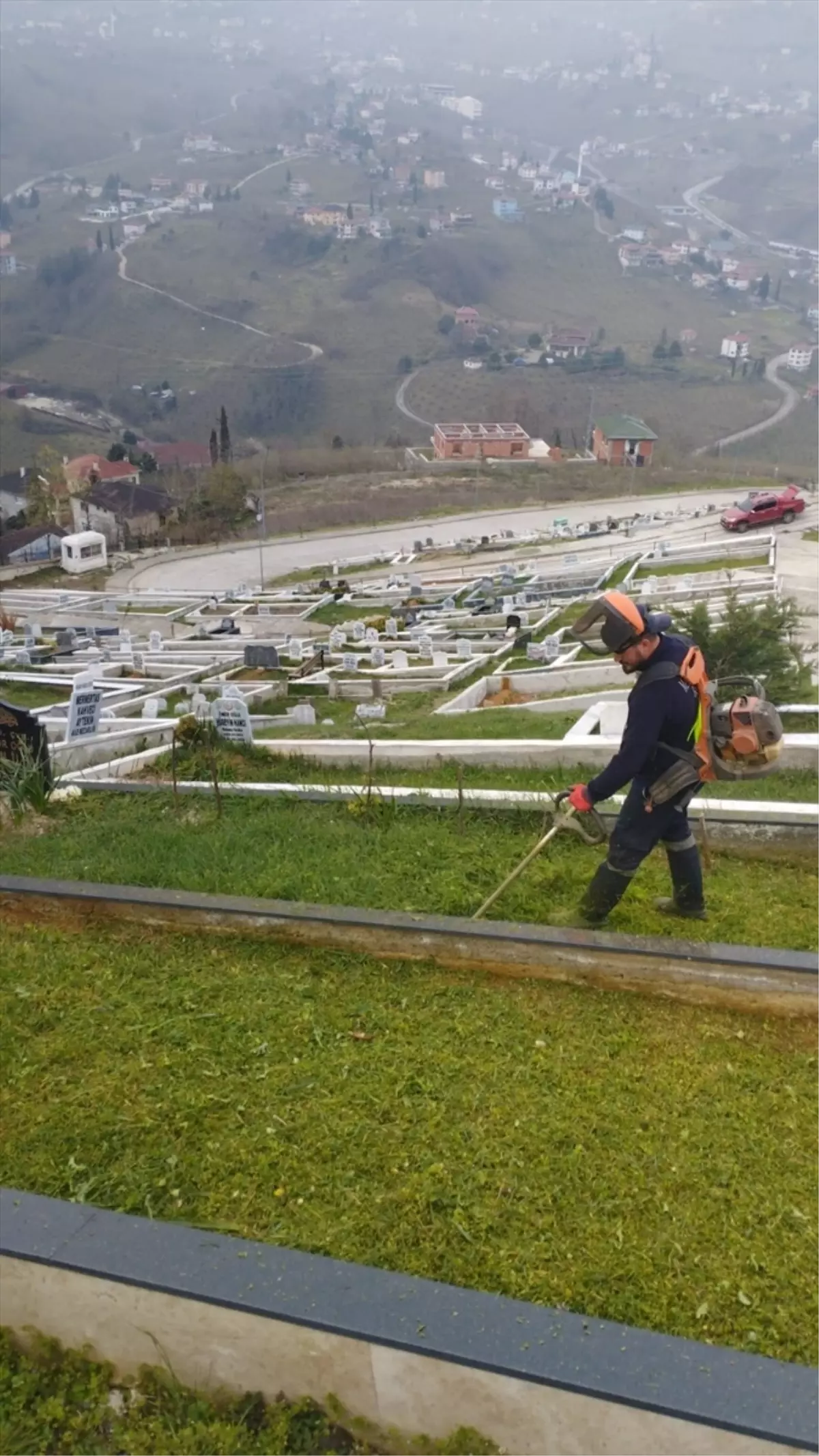 Trabzon’da Bayram Öncesi Mezarlık Bakım Çalışmaları Tamamlandı