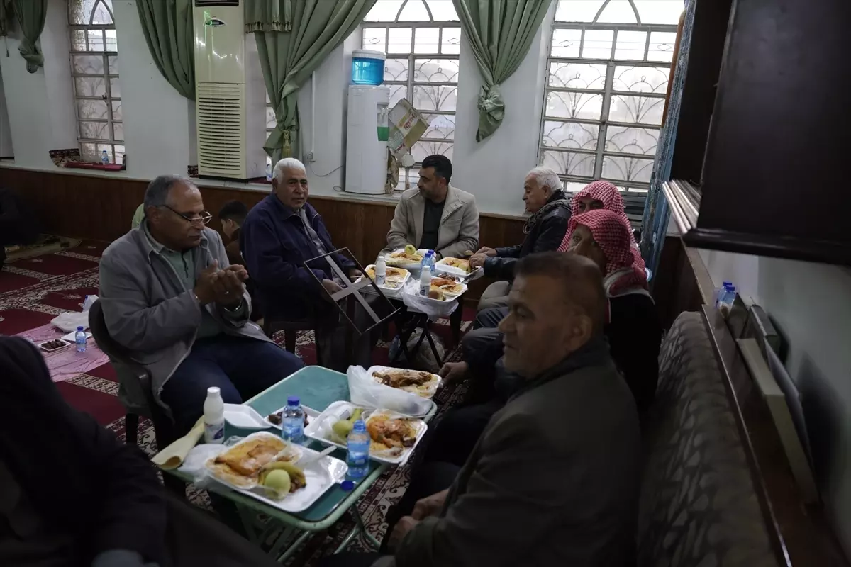 Suriye'de Ramazan İftarı: AK Parti ve 17 Belediyenin Destekli Programları Şam’da Sürdürüyor