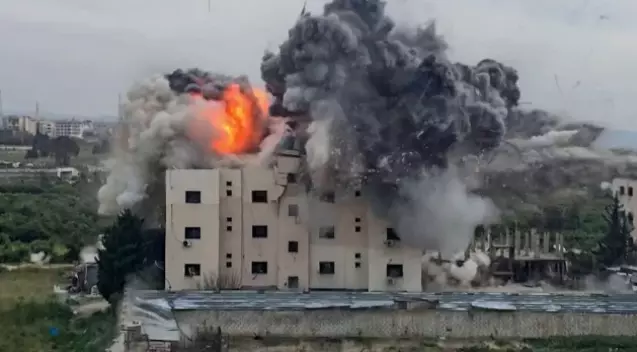 Yıkım altındaki Lübnan köyü