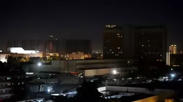 Patlama sonrası hasar gören otel