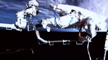 Tianhe modülünden uzay yürüyüşü görüntüsü