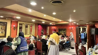 İftar programında dağıtılan yemekler