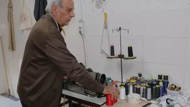 Gaziantep Huzurevi’nde 77 Yaşındaki Emekli Terzi, Dikiş Makinesiyle Yaşamına Renk Katıyor