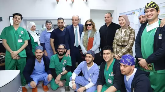 Büyükelçi Şen'in çocuklarla bir arada olduğu an