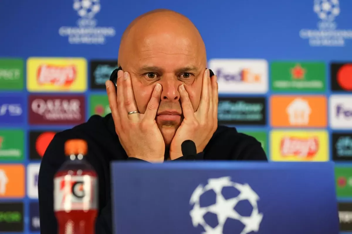 Arne Slot'un Liverpool Kariyeri Galatasaray Maçının Sonuçlarına Bağlı