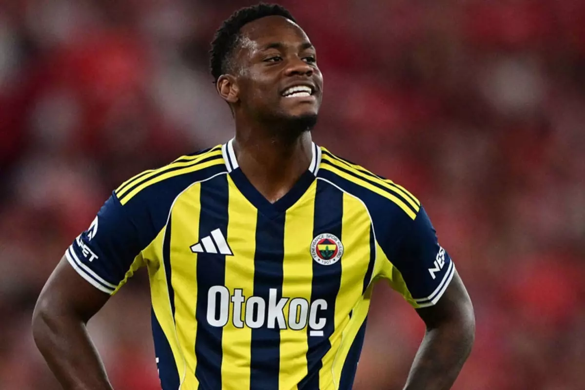 Zenit'e Transfer Olan Jhon Duran'ın Disiplin Krizi Milli Takımını Tehdit Ediyor